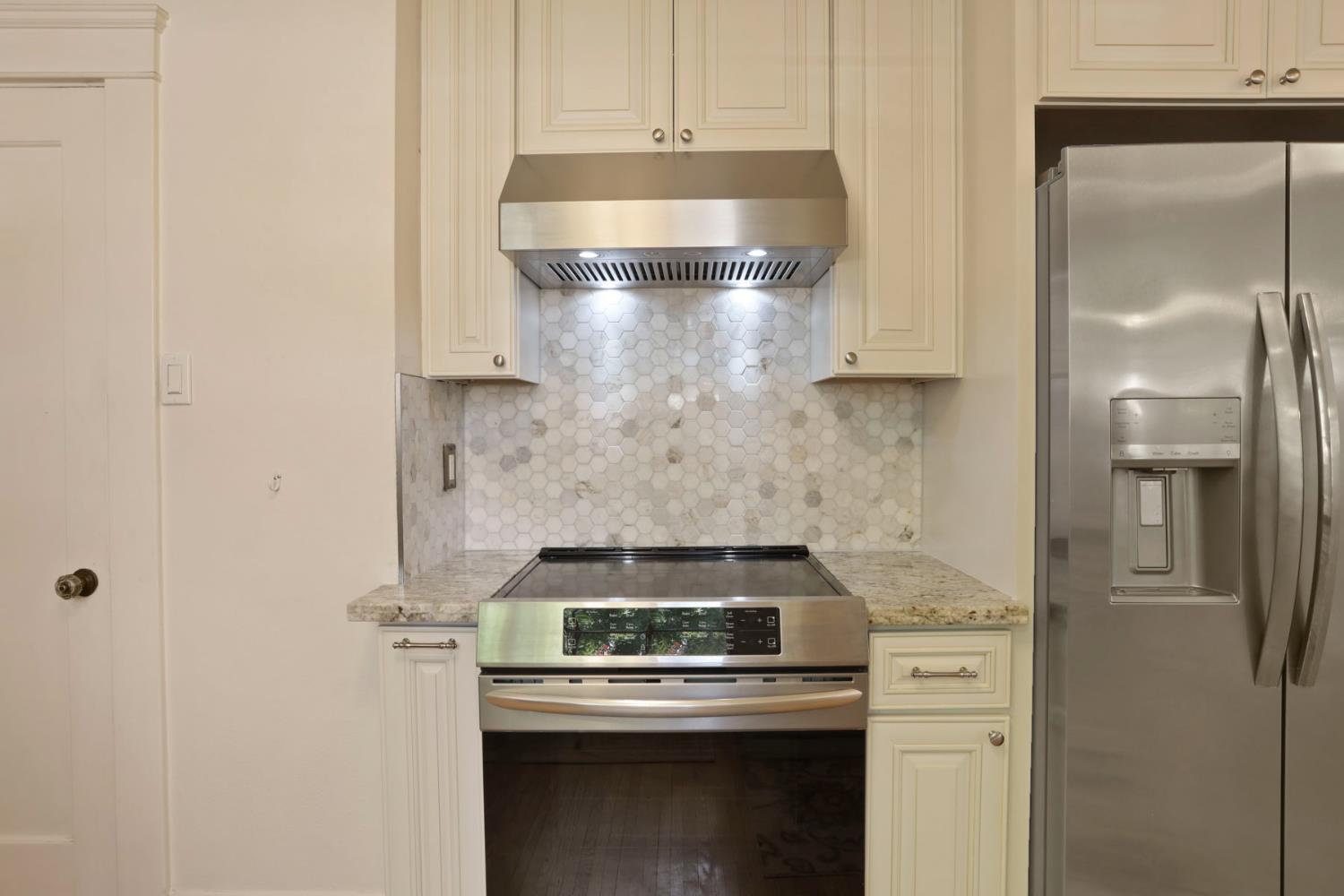 Detail Gallery Image 25 of 51 For 105 W Euclid Ave, Stockton,  CA 95204 - 4 Beds | 2 Baths
