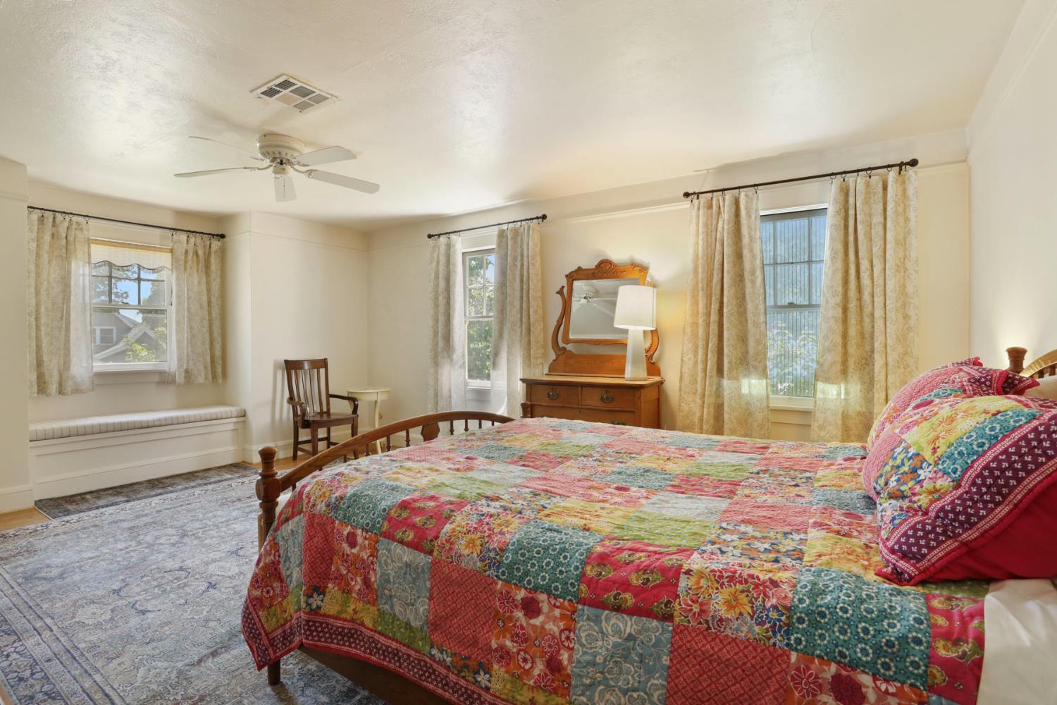 Detail Gallery Image 35 of 51 For 105 W Euclid Ave, Stockton,  CA 95204 - 4 Beds | 2 Baths