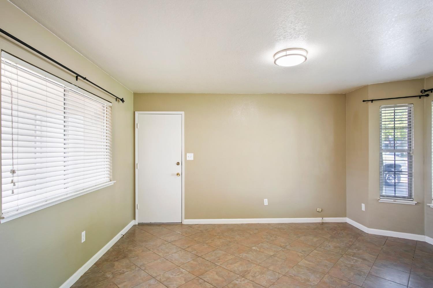 Detail Gallery Image 6 of 17 For 1357 Mark Ct, Turlock,  CA 95380 - 3 Beds | 2 Baths