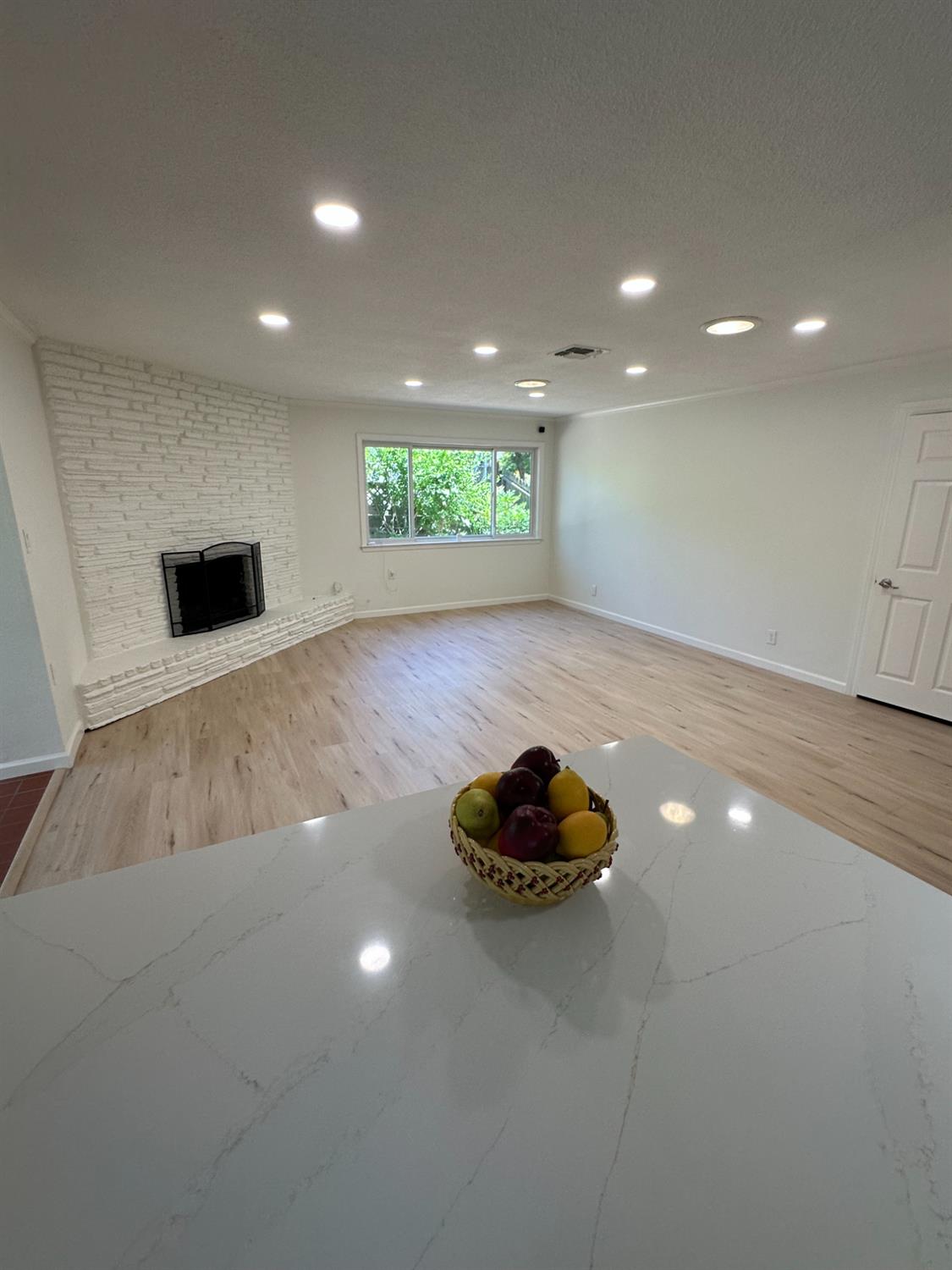 Detail Gallery Image 12 of 44 For 7969 Glenbar Way, Fair Oaks,  CA 95628 - 4 Beds | 2/1 Baths