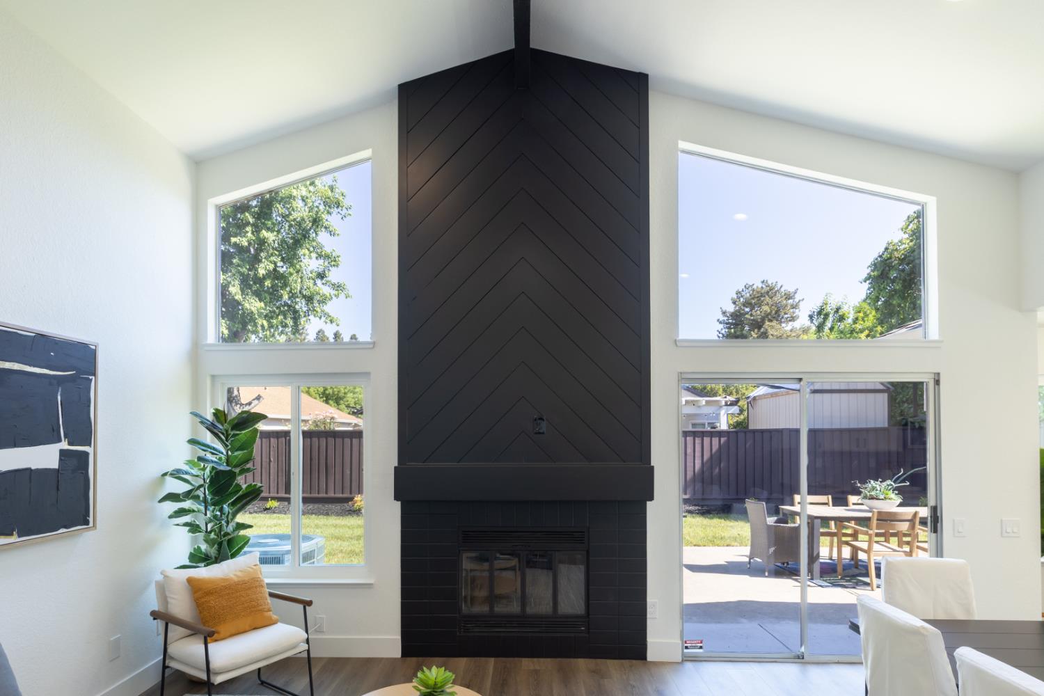 Detail Gallery Image 8 of 45 For 1505 Danica Way, Sacramento,  CA 95833 - 3 Beds | 2 Baths
