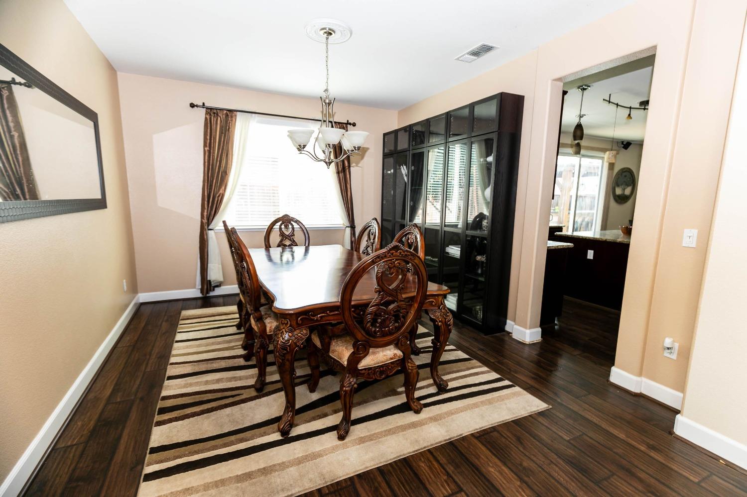 Detail Gallery Image 6 of 37 For 10730 Sand Castle Way, Stockton,  CA 95209 - 4 Beds | 3 Baths