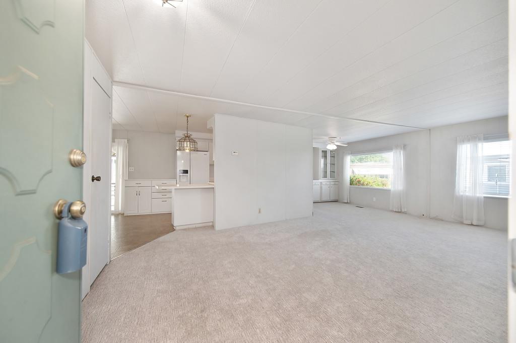 Detail Gallery Image 14 of 46 For 172 Rolling River Ln, Rancho Cordova,  CA 95670 - 2 Beds | 2 Baths