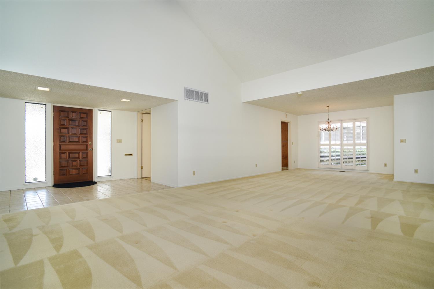 Photo #4: 225053246 Listing: Photo #4
