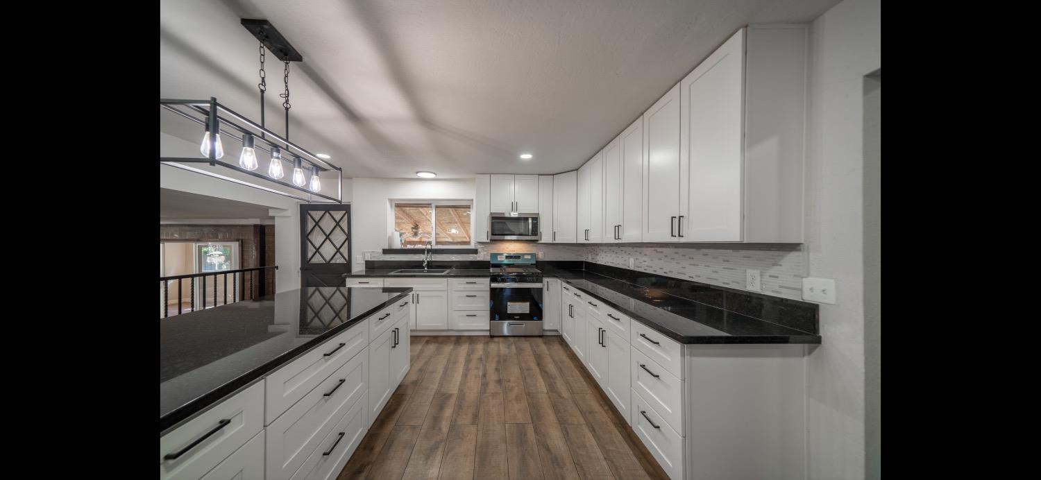 Detail Gallery Image 12 of 37 For 2408 Learned Ave, Stockton,  CA 95205 - 4 Beds | 3 Baths