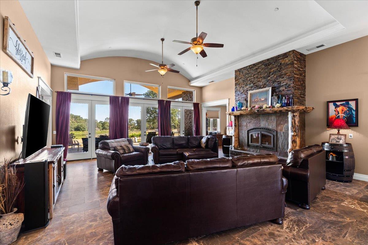Detail Gallery Image 20 of 97 For 9267 7r Bar Rd, Angels Camp,  CA 95222 - 3 Beds | 3/1 Baths