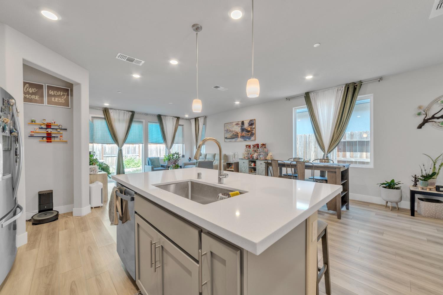 Detail Gallery Image 15 of 35 For 3429 Tall Oaks Bend Way, Folsom,  CA 95630 - 3 Beds | 2 Baths