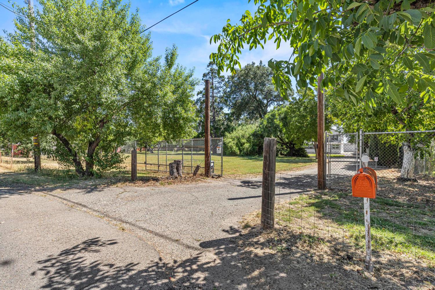 Detail Gallery Image 3 of 52 For 5837 Grove Ave, Marysville,  CA 95901 - 3 Beds | 2 Baths