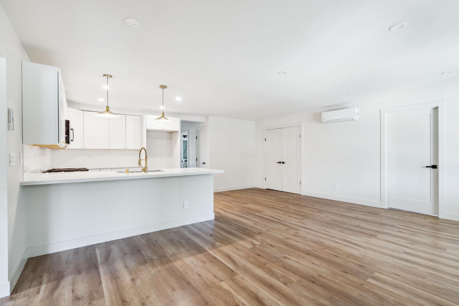 Detail Gallery Image 6 of 27 For 604 Myrtle Ave, West Sacramento,  CA 95605 - 4 Beds | 3 Baths