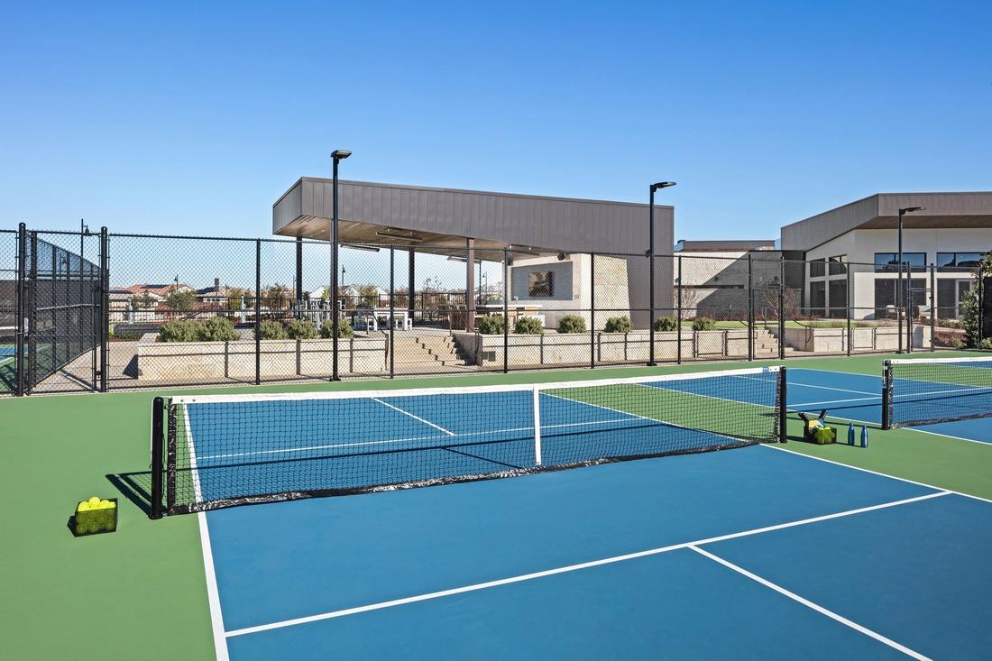 Detail Gallery Image 8 of 17 For 3542 Scenic Pl, Folsom,  CA 95630 - 2 Beds | 2 Baths