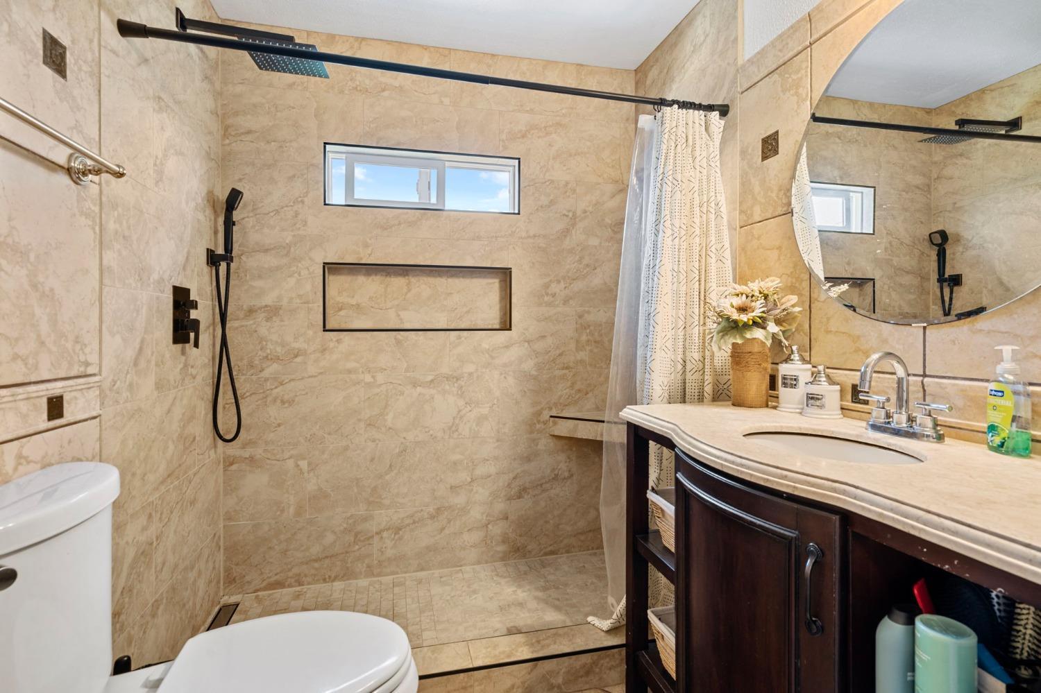 Detail Gallery Image 22 of 31 For 2052 Elmwood Ave, Stockton,  CA 95204 - 2 Beds | 1 Baths