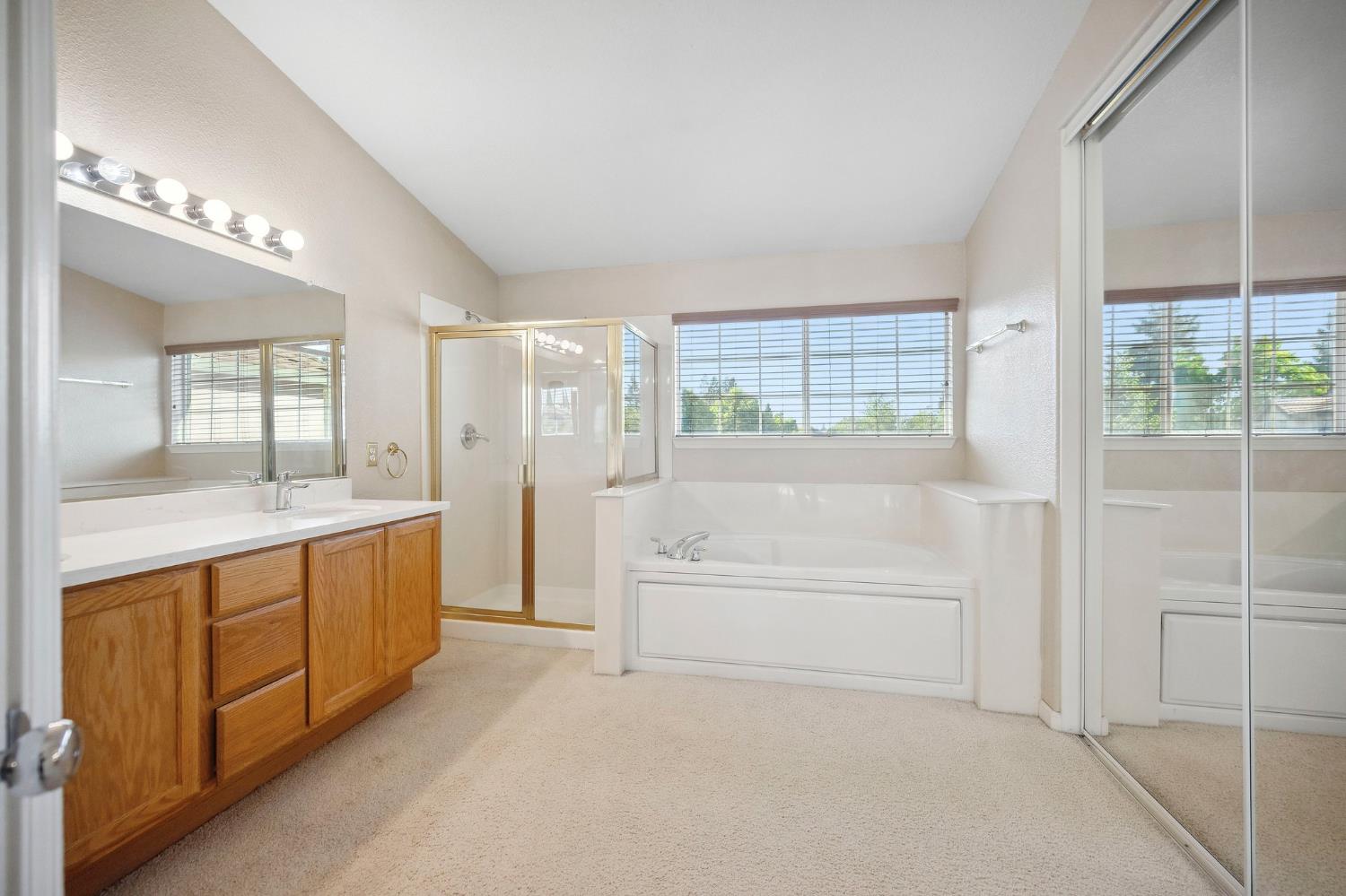Detail Gallery Image 20 of 39 For 6307 Brook Hollow Cir, Stockton,  CA 95219 - 5 Beds | 3 Baths