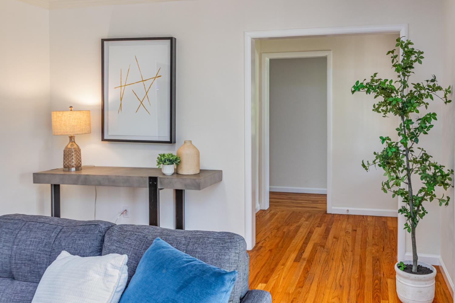 Detail Gallery Image 7 of 36 For 1229 Fitch Way, Sacramento,  CA 95864 - 3 Beds | 2 Baths
