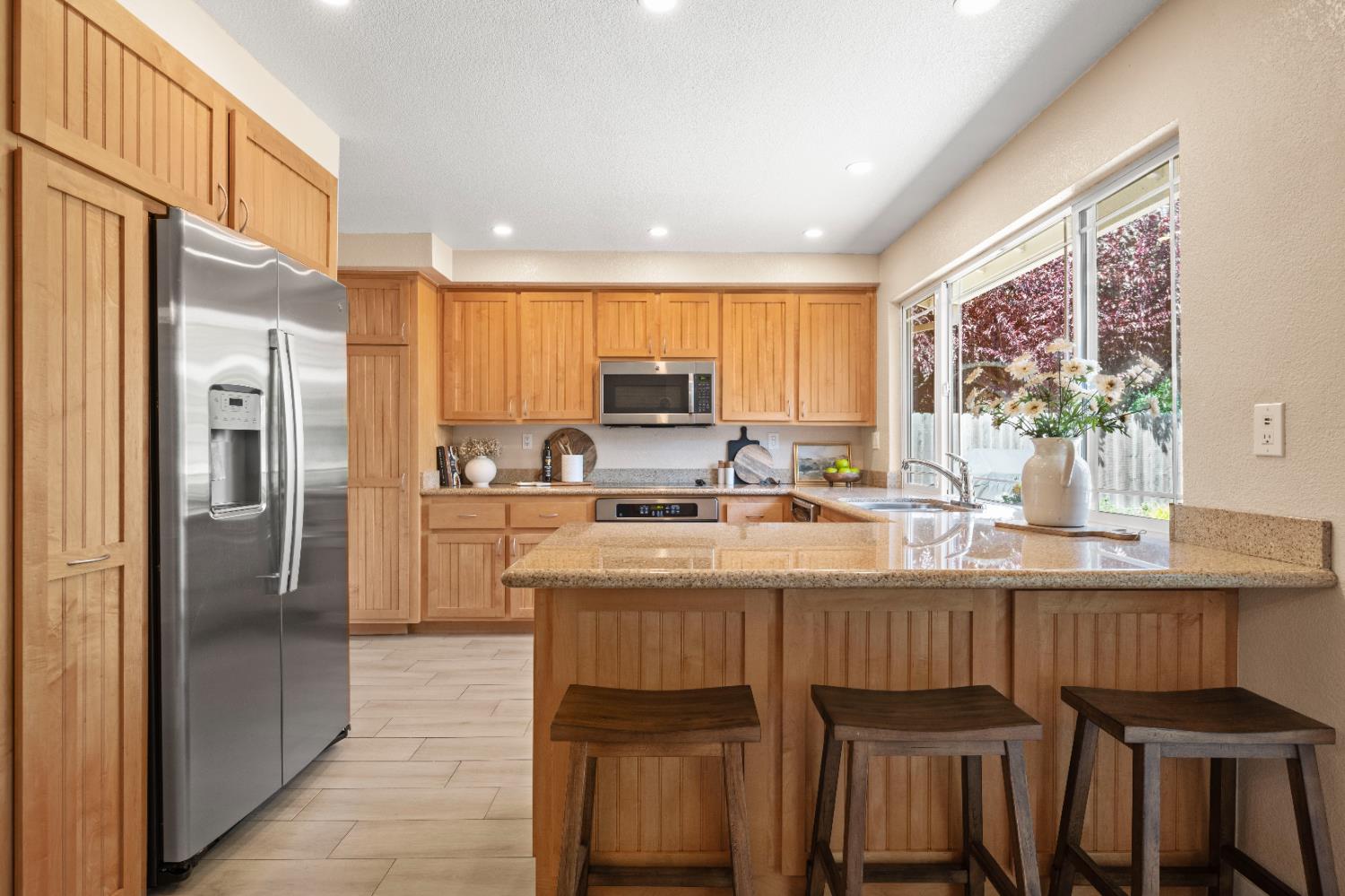 Detail Gallery Image 9 of 50 For 607 Grider Dr, Roseville,  CA 95678 - 4 Beds | 2 Baths