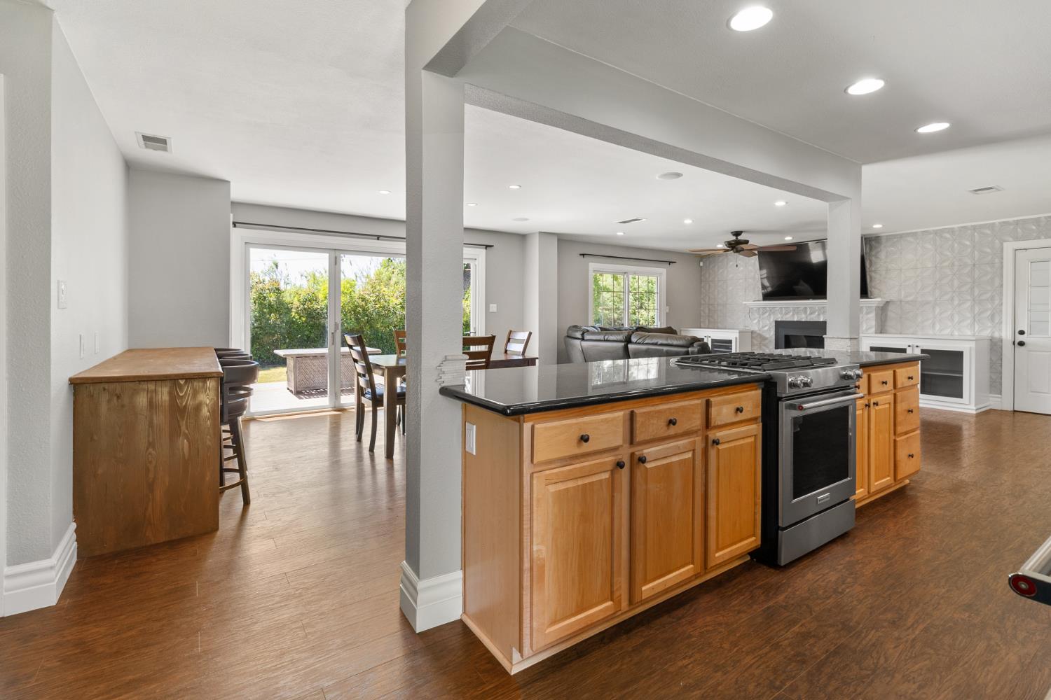Detail Gallery Image 5 of 78 For 7332 West Ln, Granite Bay,  CA 95746 - 3 Beds | 2 Baths
