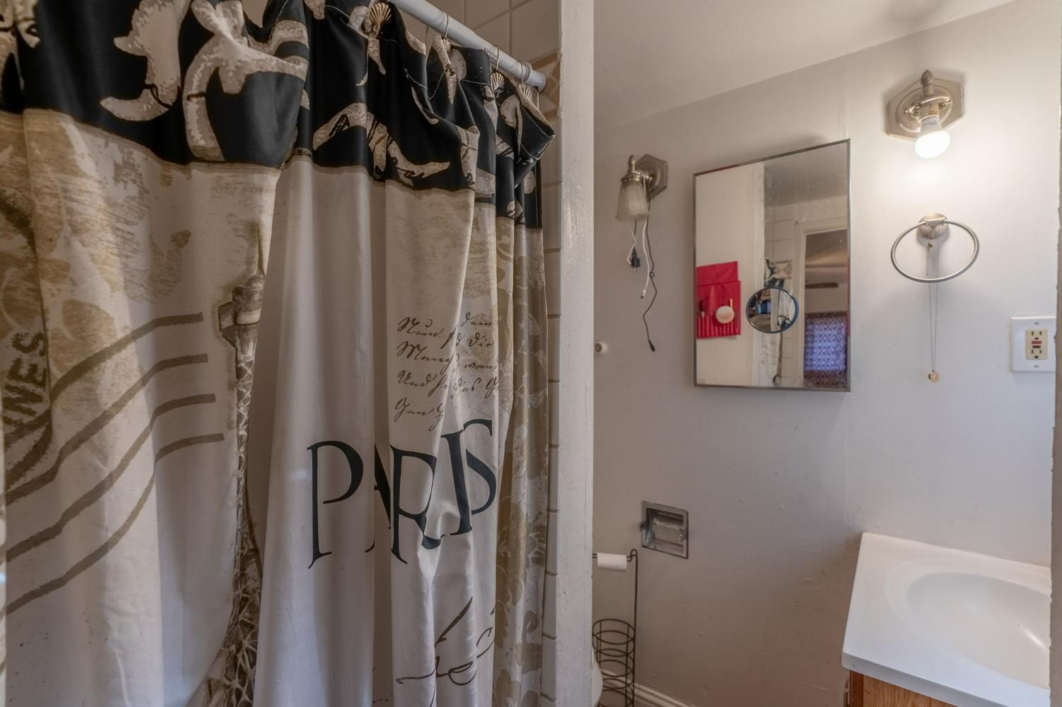 Detail Gallery Image 12 of 17 For 425 Ryder Way, Modesto,  CA 95351 - 3 Beds | 1/1 Baths