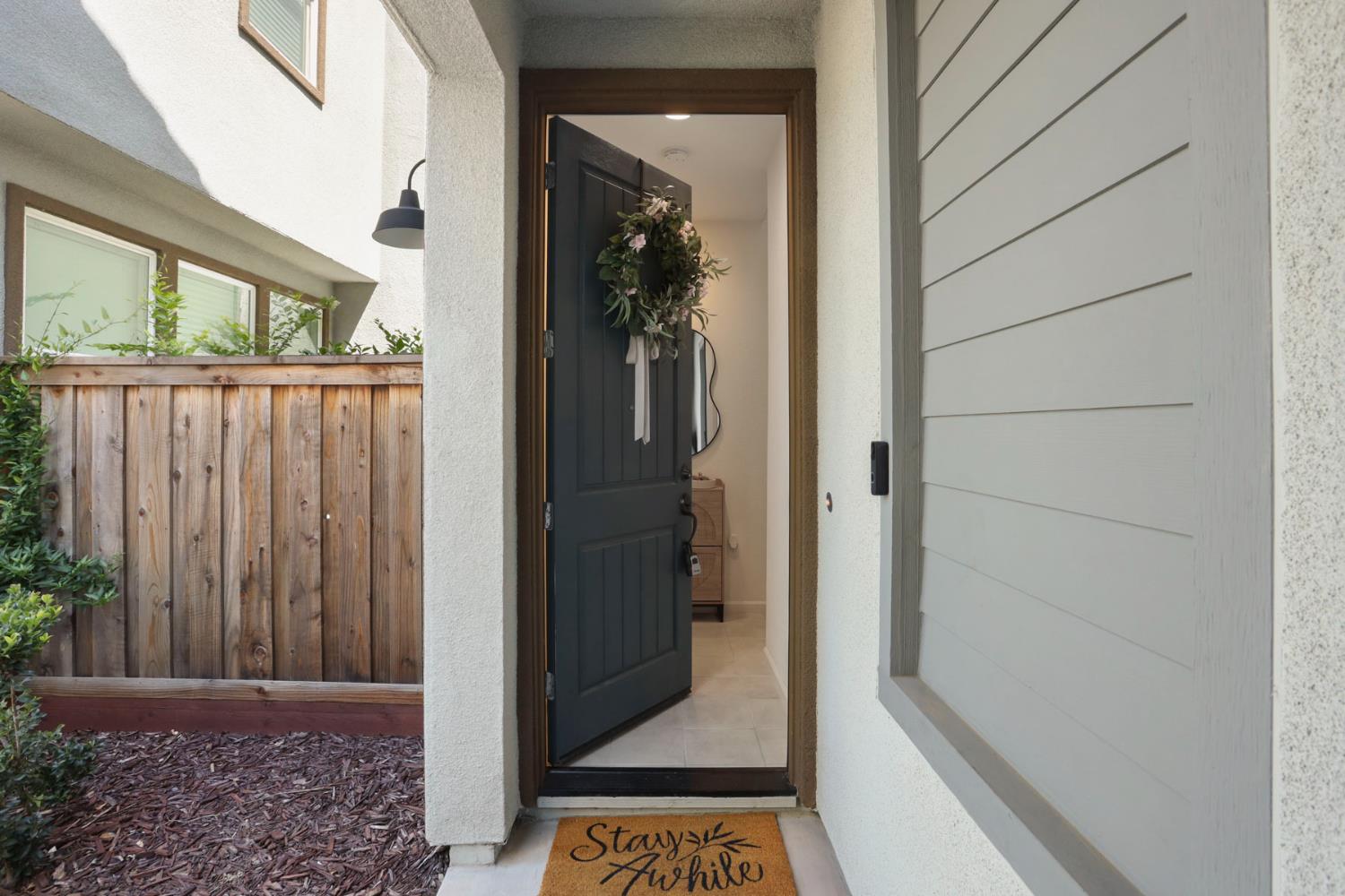 Detail Gallery Image 5 of 54 For 17481 Nightshore Dr, Lathrop,  CA 95330 - 3 Beds | 2 Baths