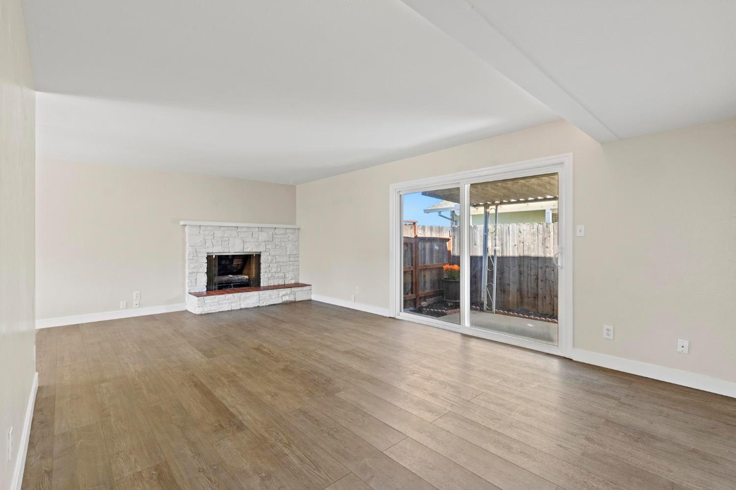 Detail Gallery Image 16 of 36 For 1713 Ramirez St #11,  Marysville,  CA 95901 - 3 Beds | 2 Baths