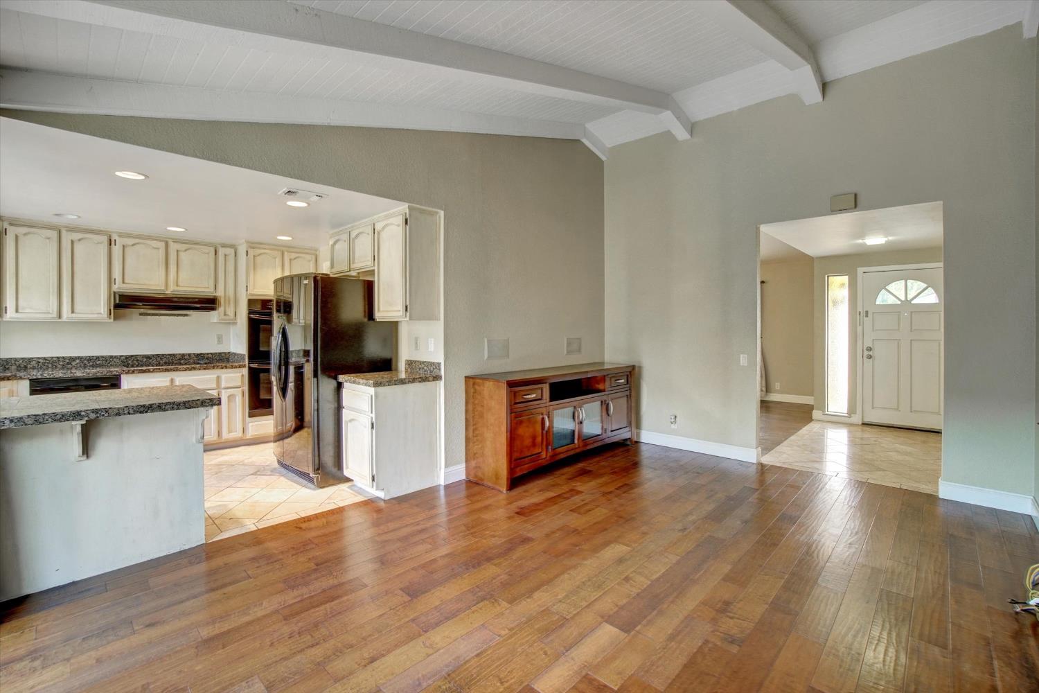 Detail Gallery Image 12 of 49 For 11161 Utopia River Ct, Rancho Cordova,  CA 95670 - 3 Beds | 2 Baths