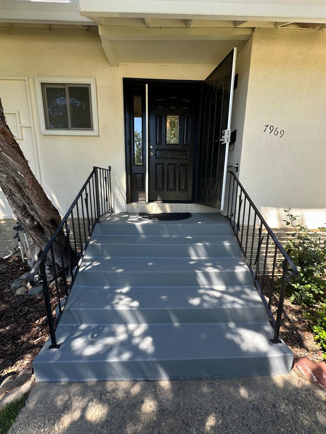 Detail Gallery Image 4 of 44 For 7969 Glenbar Way, Fair Oaks,  CA 95628 - 4 Beds | 2/1 Baths
