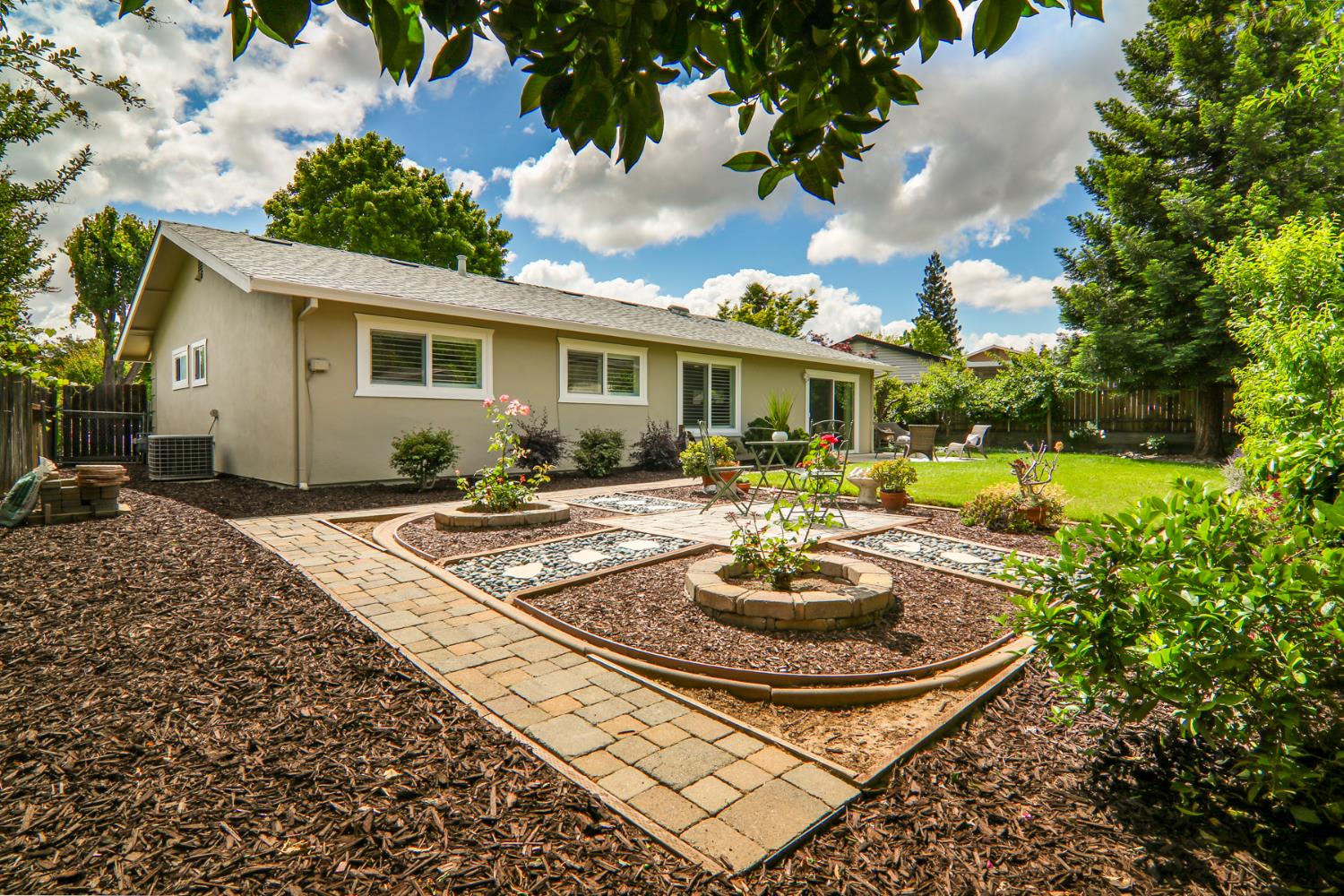 Detail Gallery Image 32 of 38 For 4949 Hillridge Way, Fair Oaks,  CA 95628 - 3 Beds | 2 Baths
