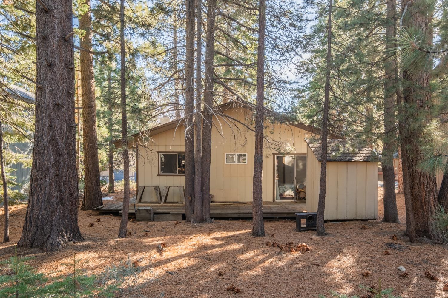 Detail Gallery Image 34 of 44 For 1644 Crystal Air Dr, South Lake Tahoe,  CA 96150 - 3 Beds | 1/1 Baths