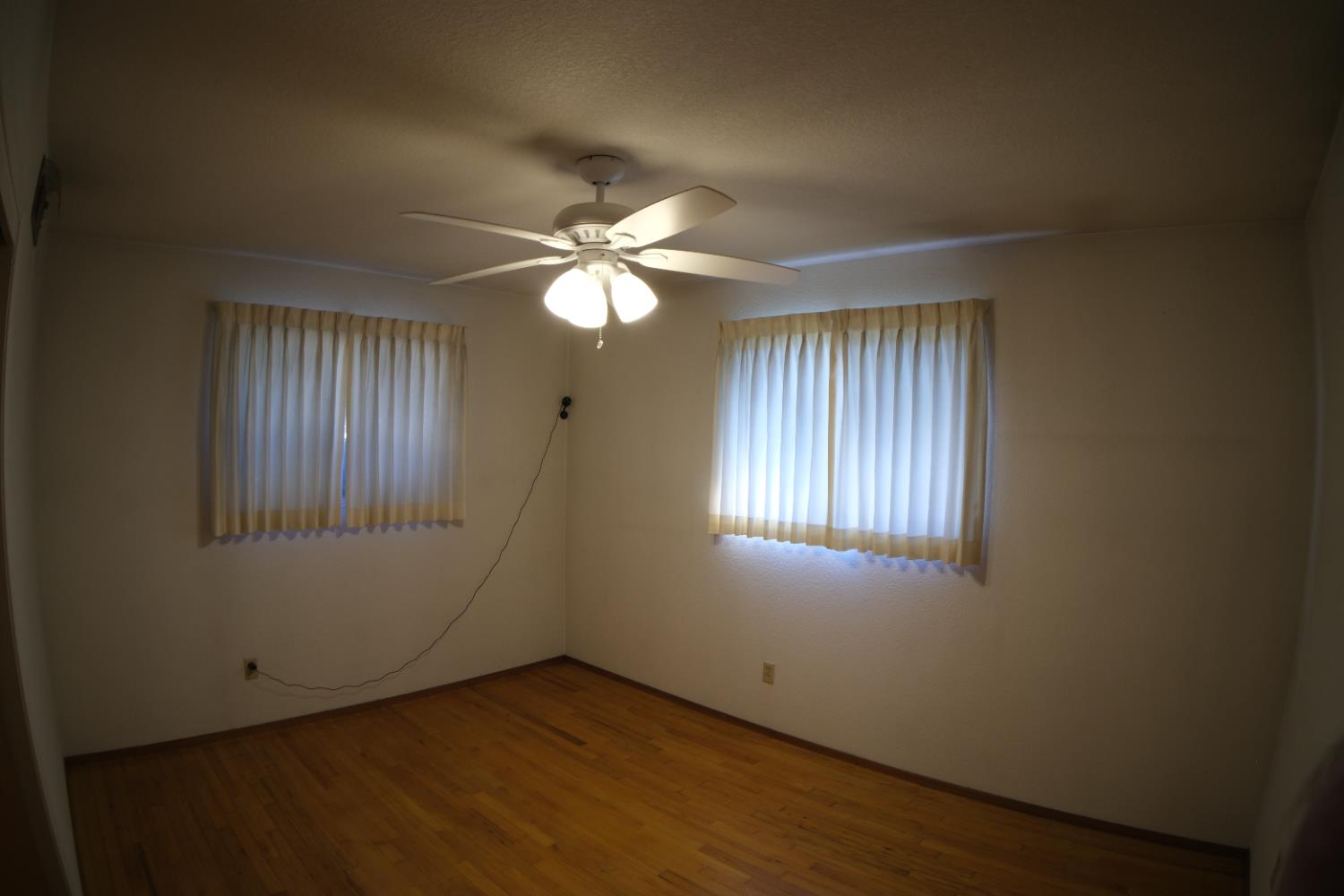 Detail Gallery Image 11 of 31 For 385 Birchwood Ct, Modesto,  CA 95350 - 3 Beds | 2 Baths