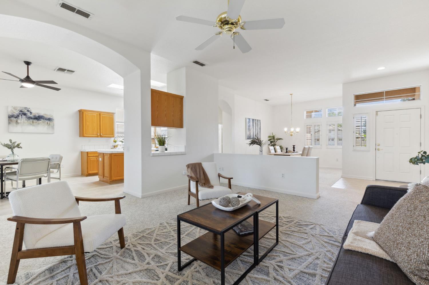 Detail Gallery Image 5 of 38 For 5237 Sugar Pine Loop, Roseville,  CA 95747 - 2 Beds | 2 Baths