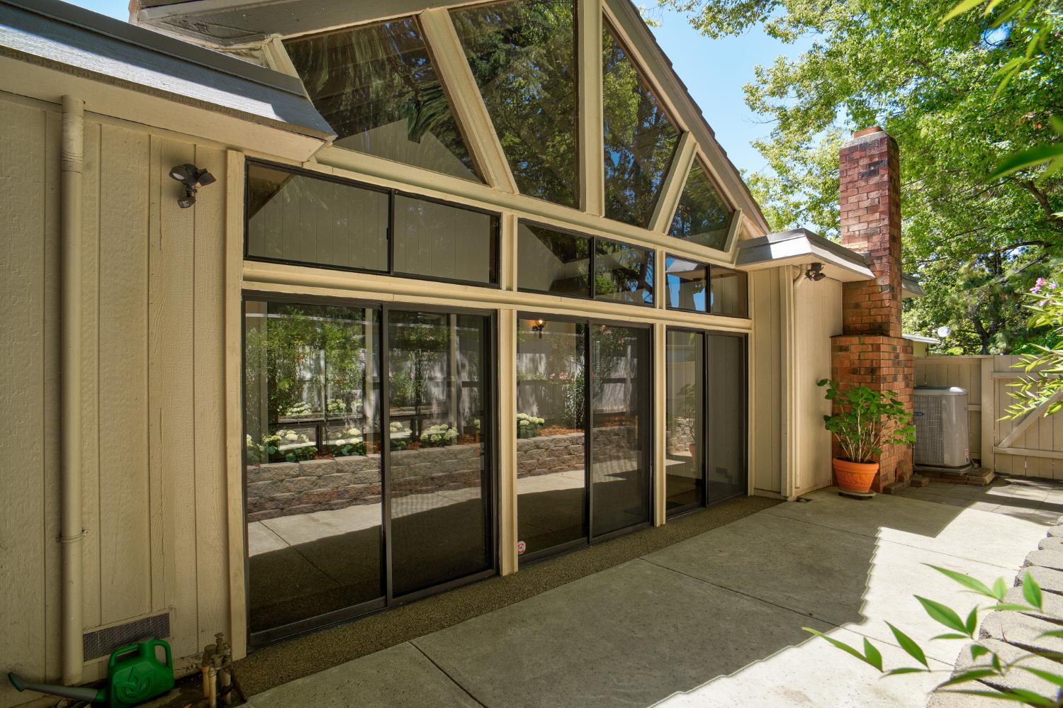 Photo #9: 225053246 Listing: Photo #9