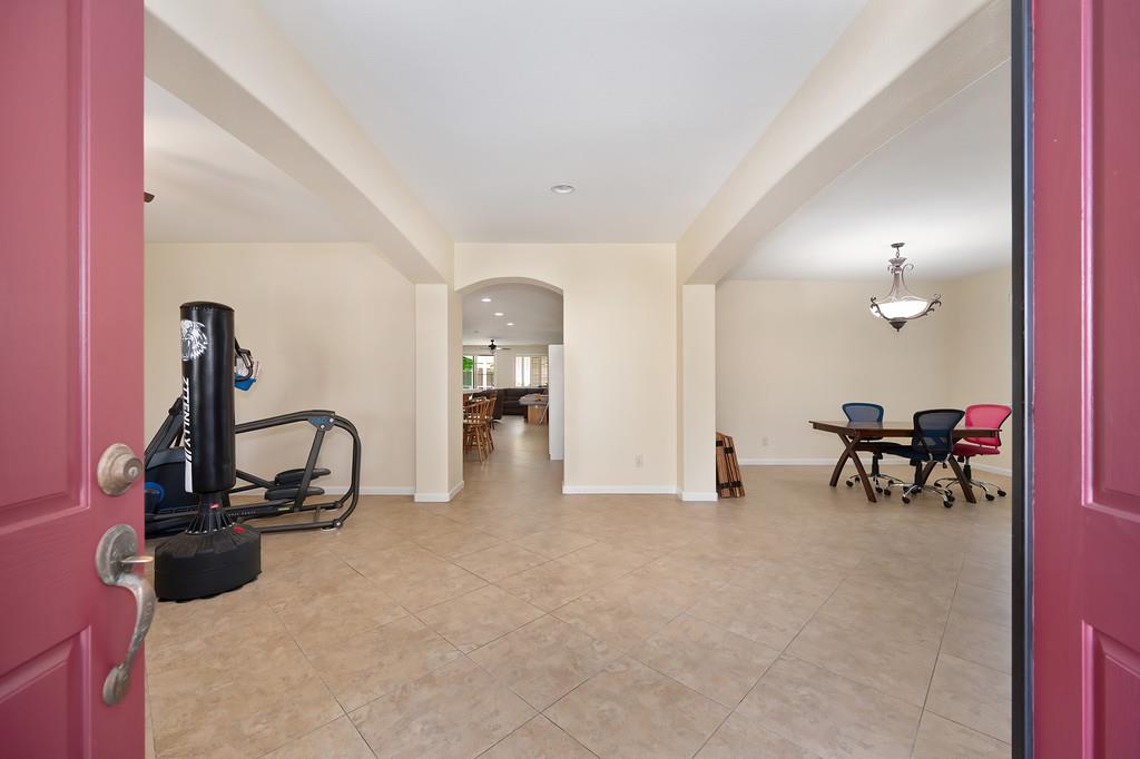 Detail Gallery Image 3 of 71 For 10317 Moura Ct, Elk Grove,  CA 95757 - 4 Beds | 2/1 Baths
