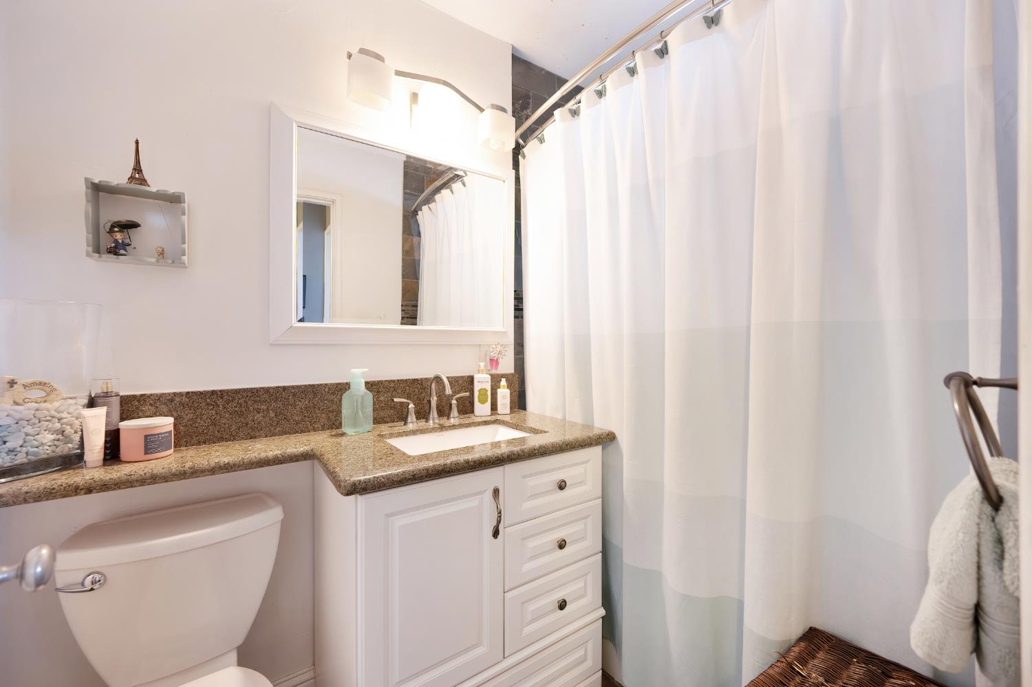 Detail Gallery Image 14 of 20 For 3723 61st St, Sacramento,  CA 95820 - 3 Beds | 1 Baths