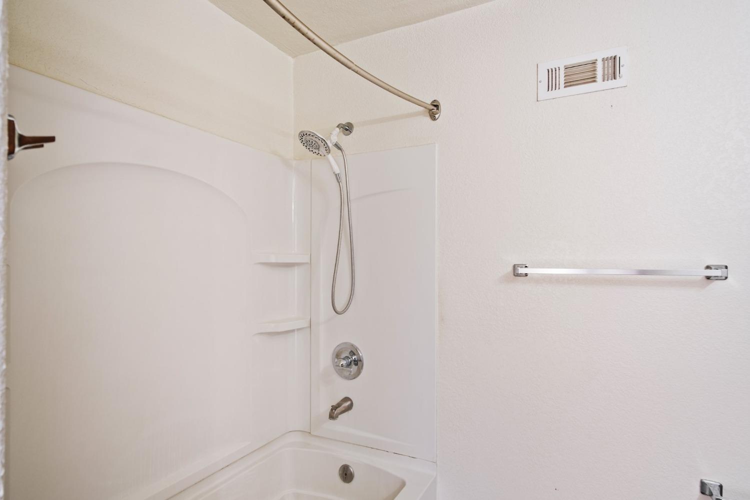 Detail Gallery Image 17 of 31 For 1224 N Central Ave, Modesto,  CA 95351 - 2 Beds | 2 Baths