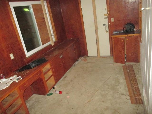 Detail Gallery Image 9 of 12 For 4510 Santa Monica Ave, Sacramento,  CA 95824 - 3 Beds | 1 Baths