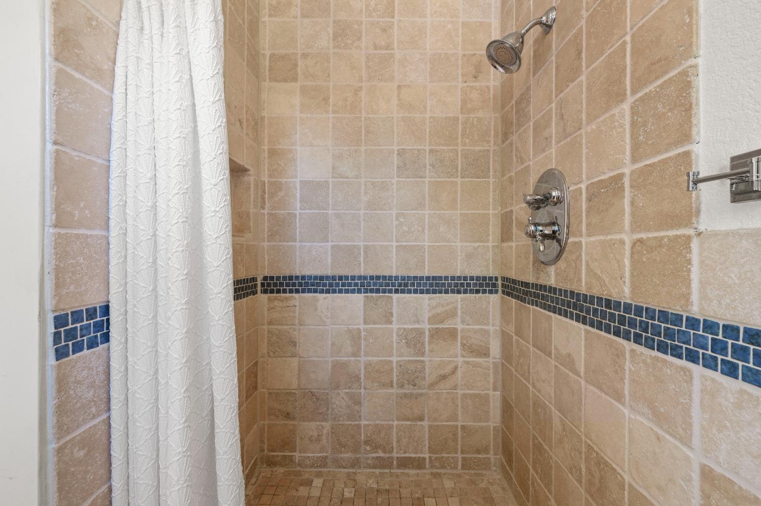 Detail Gallery Image 31 of 50 For 607 Grider Dr, Roseville,  CA 95678 - 4 Beds | 2 Baths