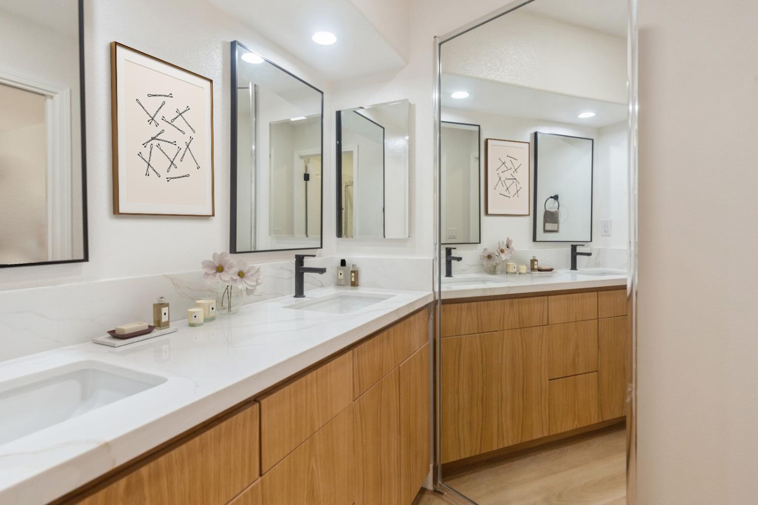 Detail Gallery Image 12 of 48 For 987 Asilomar Ter #2,  Sunnyvale,  CA 94086 - 2 Beds | 2/1 Baths