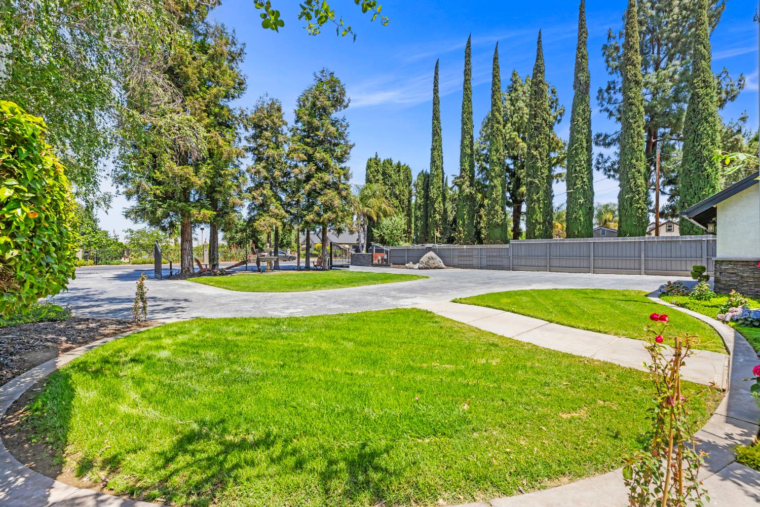 Detail Gallery Image 5 of 98 For 3918 Beckwith Rd, Modesto,  CA 95358 - 5 Beds | 3 Baths