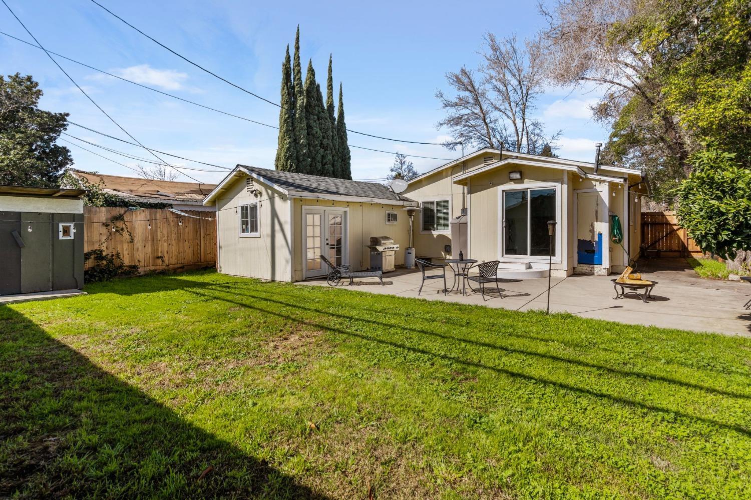 Detail Gallery Image 26 of 31 For 2052 Elmwood Ave, Stockton,  CA 95204 - 2 Beds | 1 Baths