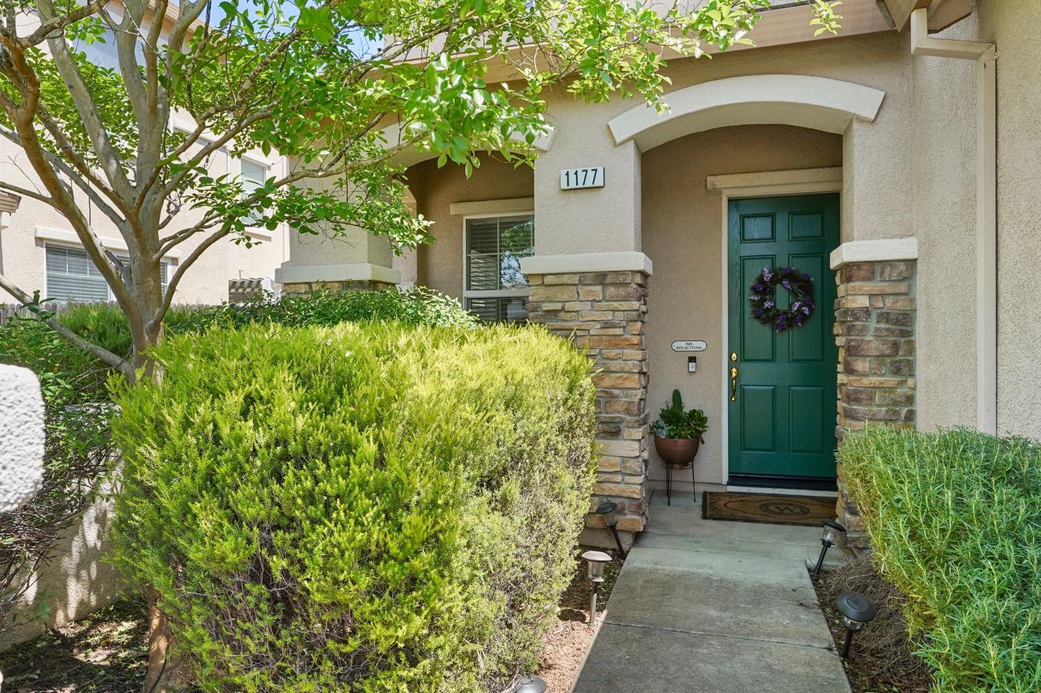 Detail Gallery Image 5 of 48 For 1177 Waverton Ln, Lincoln,  CA 95648 - 4 Beds | 2/1 Baths