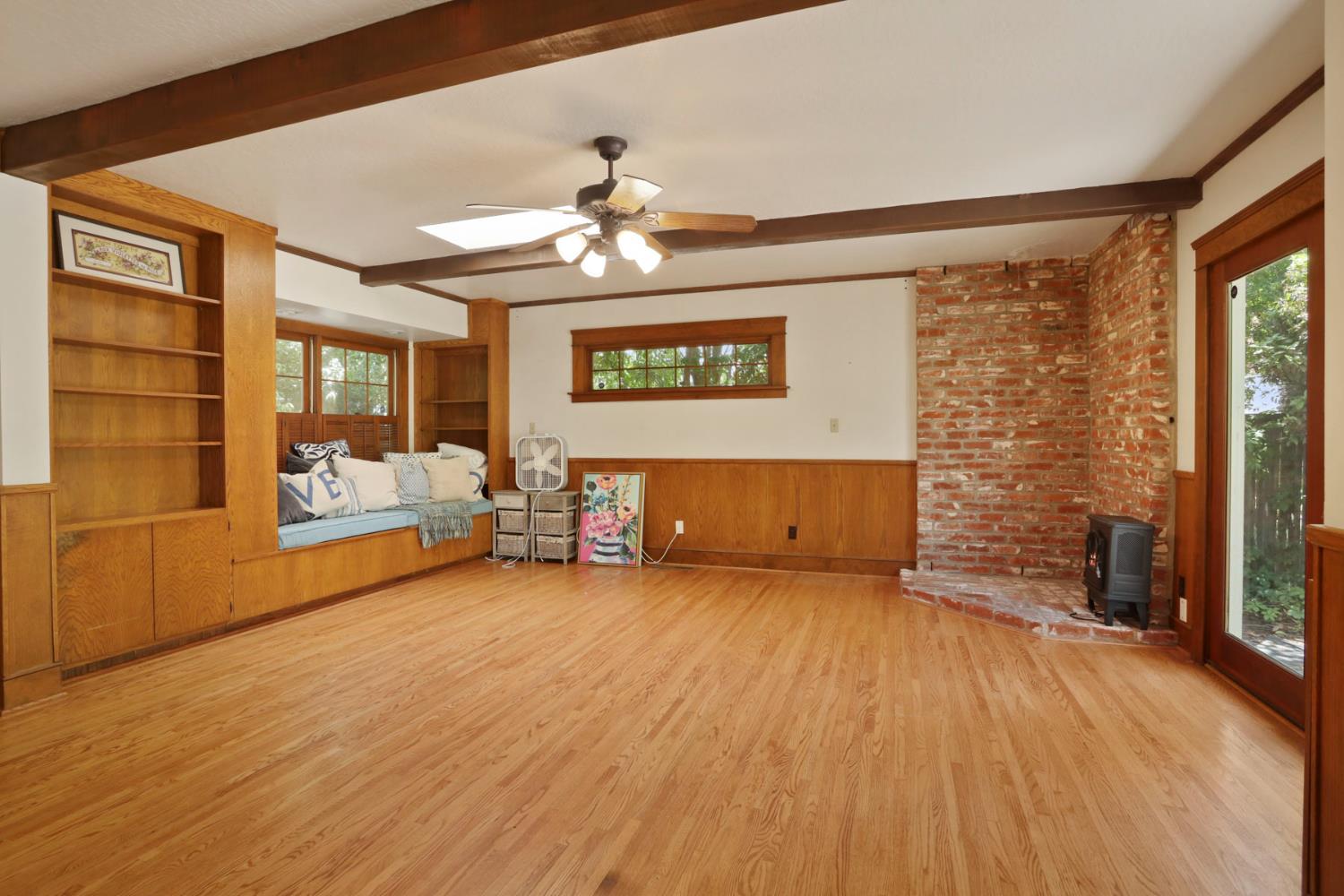 Detail Gallery Image 16 of 51 For 105 W Euclid Ave, Stockton,  CA 95204 - 4 Beds | 2 Baths