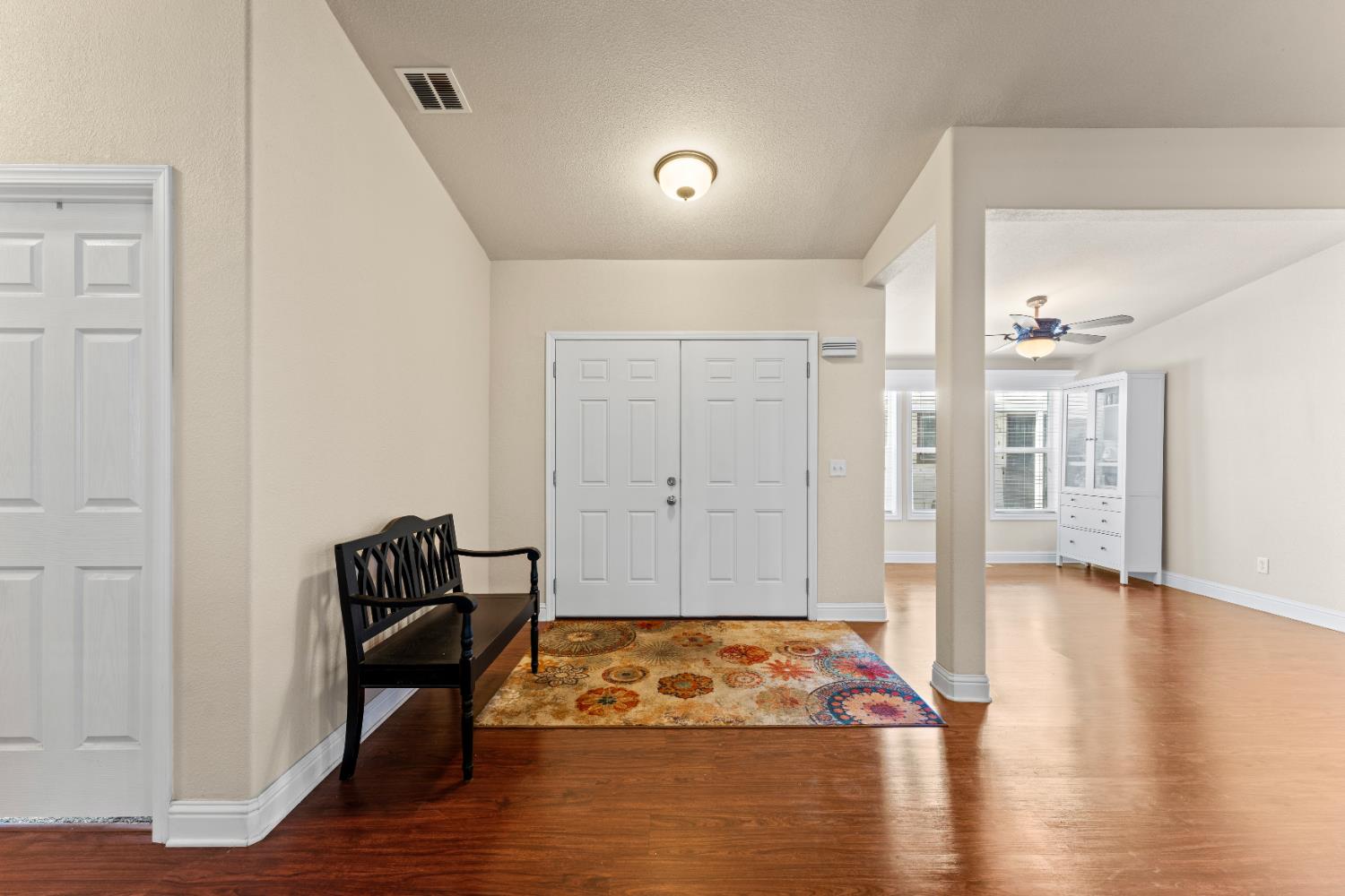 Detail Gallery Image 4 of 38 For 3901 Lake Rd 170, West Sacramento,  CA 95691 - 3 Beds | 2 Baths