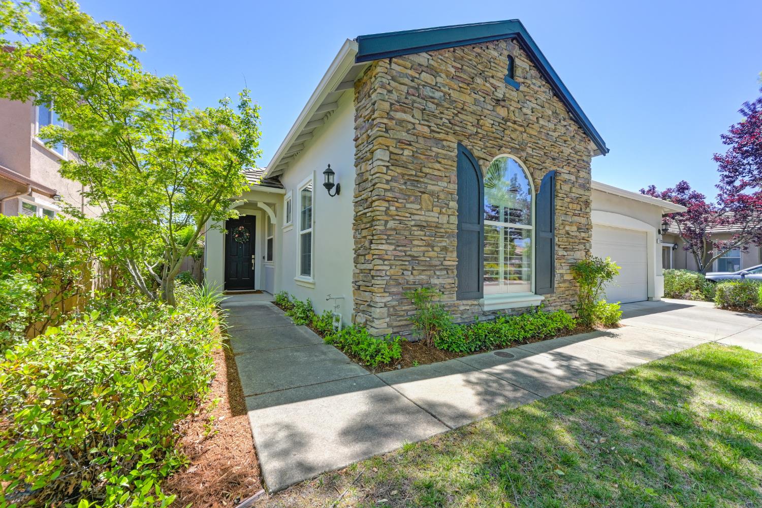 Detail Gallery Image 2 of 46 For 1123 Meredith Way, Folsom,  CA 95630 - 4 Beds | 2 Baths