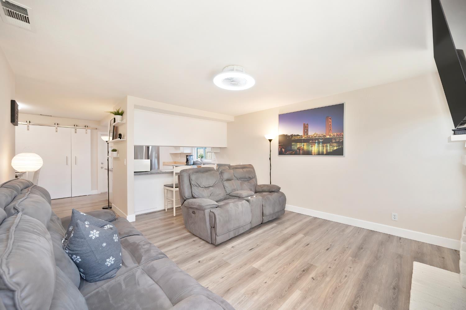 Detail Gallery Image 26 of 52 For 9548 Helio Dr, Sacramento,  CA 95827 - 3 Beds | 2 Baths