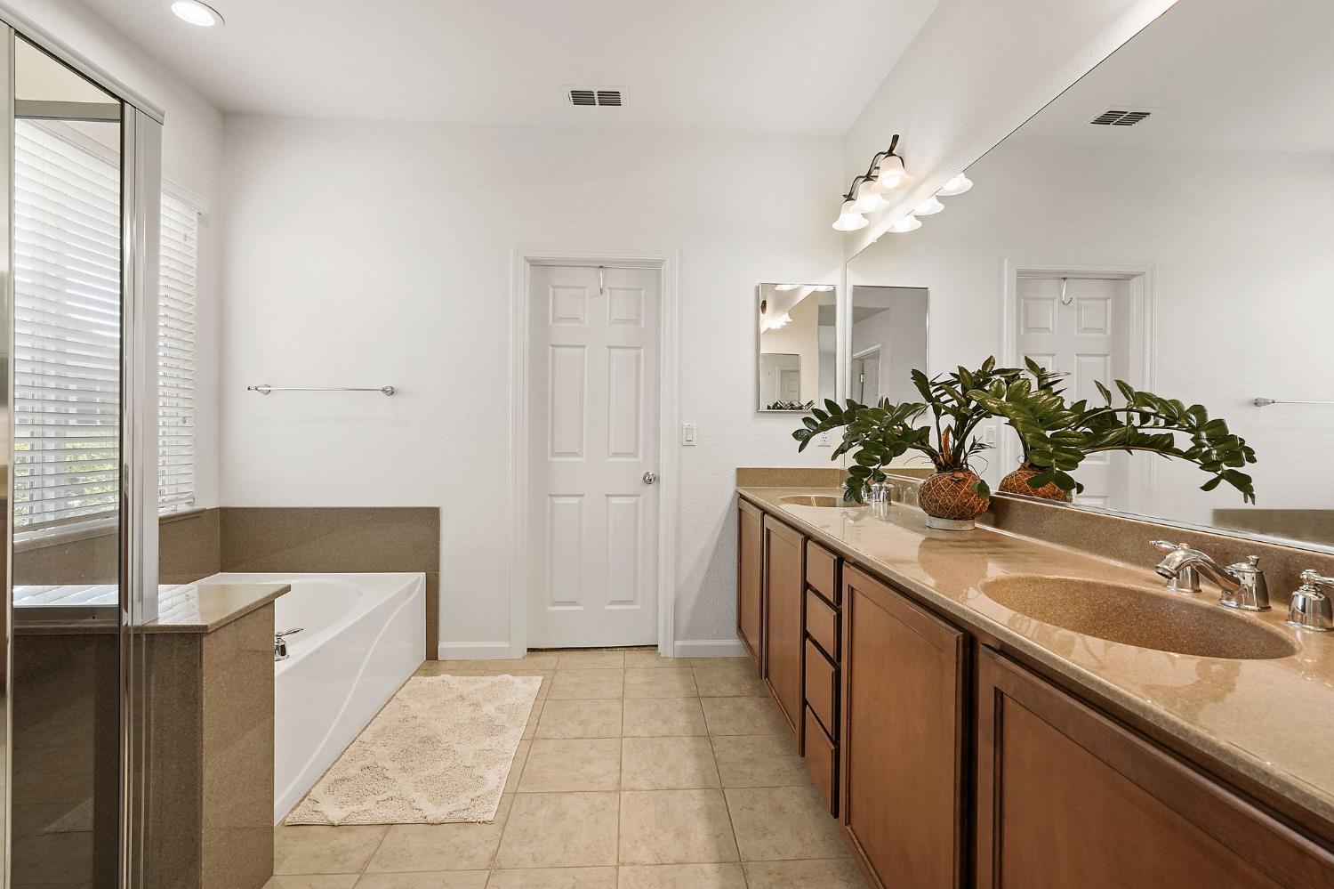 Detail Gallery Image 28 of 48 For 1177 Waverton Ln, Lincoln,  CA 95648 - 4 Beds | 2/1 Baths