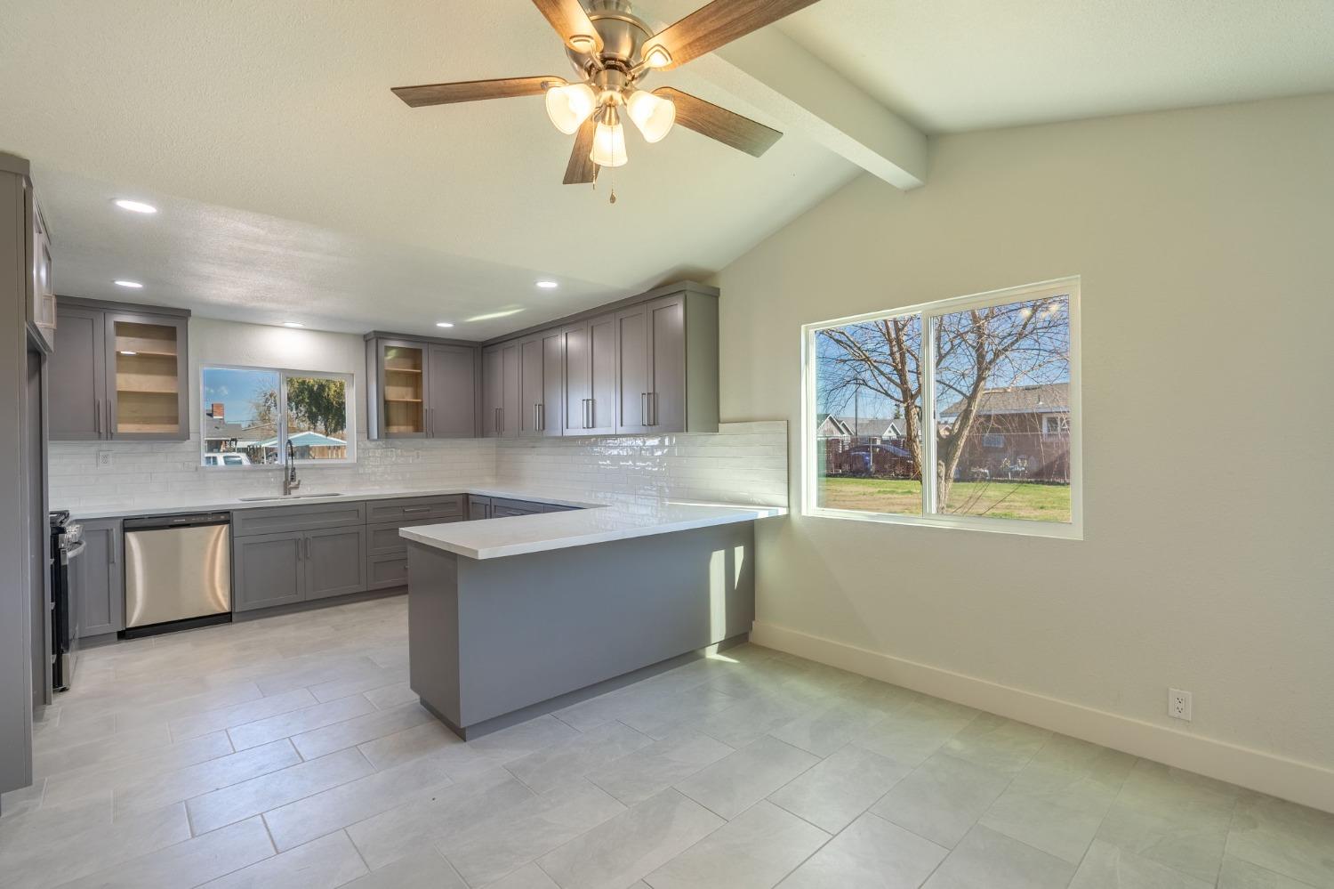 Detail Gallery Image 9 of 30 For 4112 Anna Ave, Keyes,  CA 95328 - 3 Beds | 3 Baths
