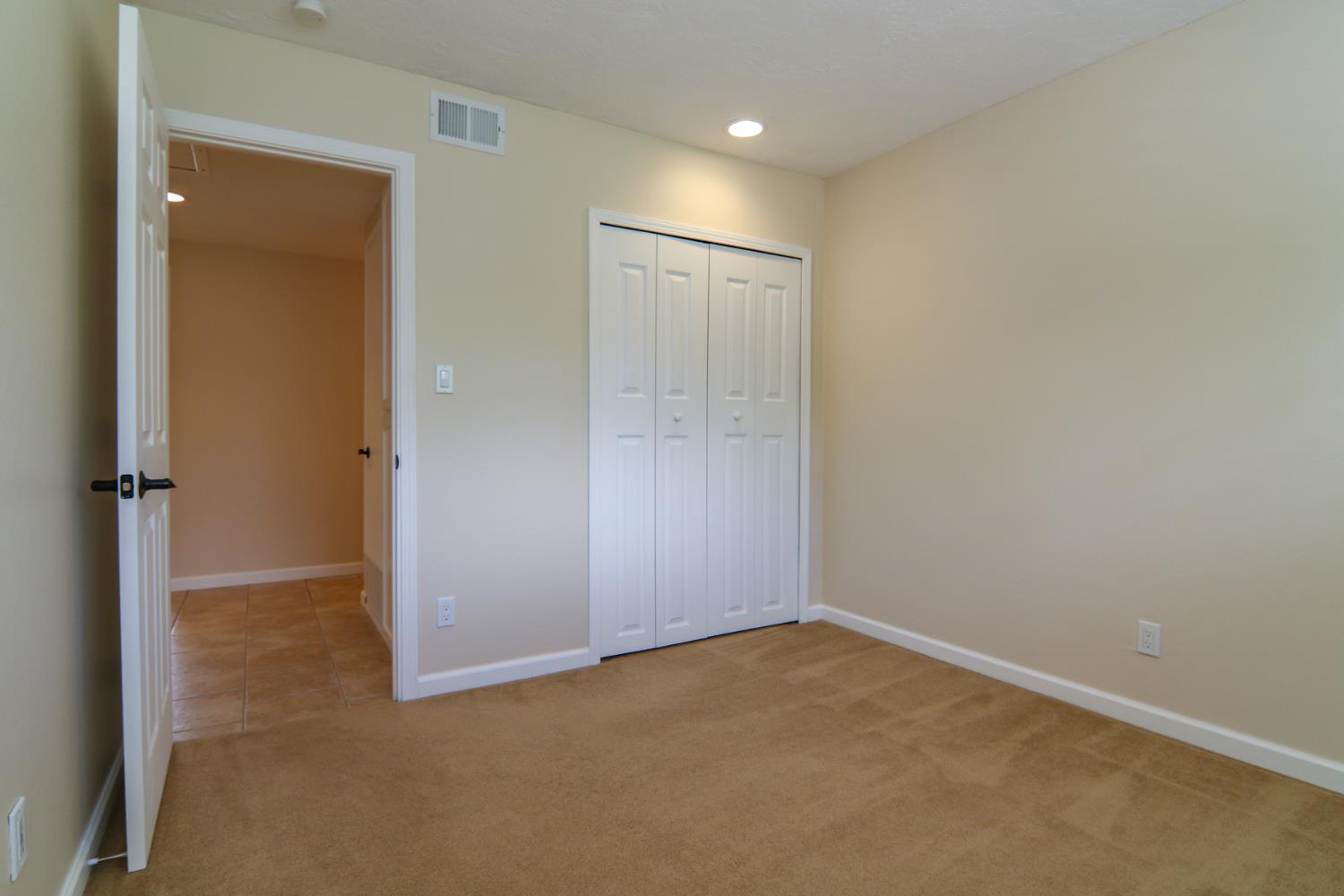 Detail Gallery Image 21 of 38 For 4949 Hillridge Way, Fair Oaks,  CA 95628 - 3 Beds | 2 Baths