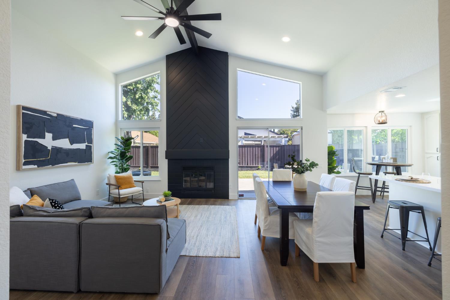 Detail Gallery Image 7 of 45 For 1505 Danica Way, Sacramento,  CA 95833 - 3 Beds | 2 Baths