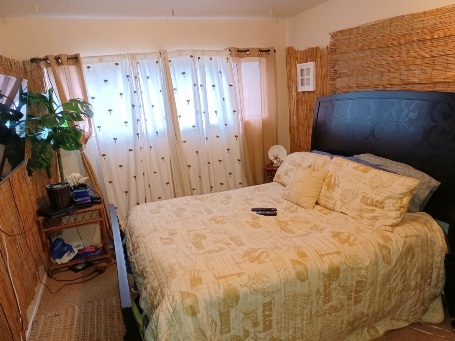 Detail Gallery Image 7 of 17 For 8106 Holly St, Oakland,  CA 94621 - 2 Beds | 2 Baths