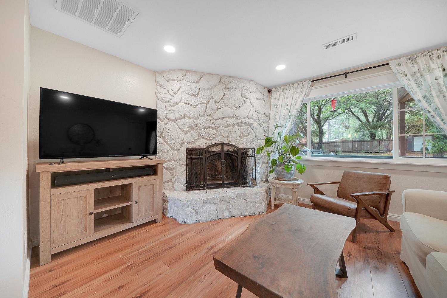 Detail Gallery Image 35 of 73 For 17640 Tannery Ln, Pine Grove,  CA 95665 - 3 Beds | 2 Baths