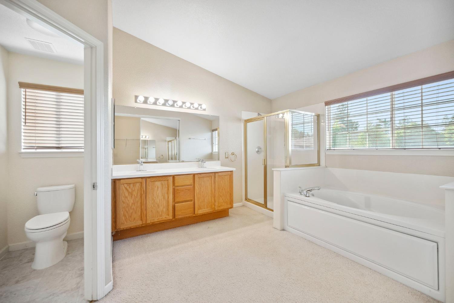 Detail Gallery Image 21 of 39 For 6307 Brook Hollow Cir, Stockton,  CA 95219 - 5 Beds | 3 Baths