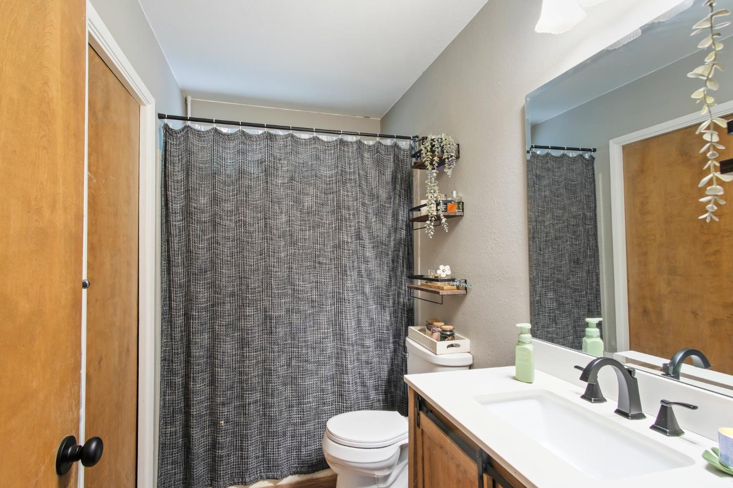 Detail Gallery Image 11 of 25 For 21924 Feather River Dr, Sonora,  CA 95370 - 2 Beds | 1 Baths